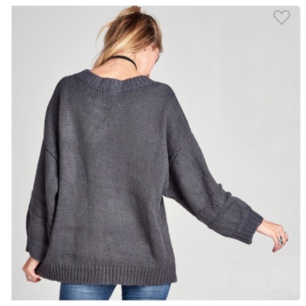 ❤️2 for $40❤️charcoal one size sweater - Picture 4 of 8